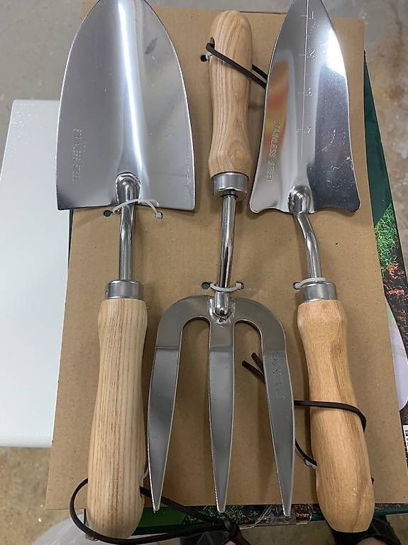 Set di posate: Garten-Set inkl. Schaufel, Gabel und Handsägen – Usato da Emmenbrücke venduto da hao_9ch7 1