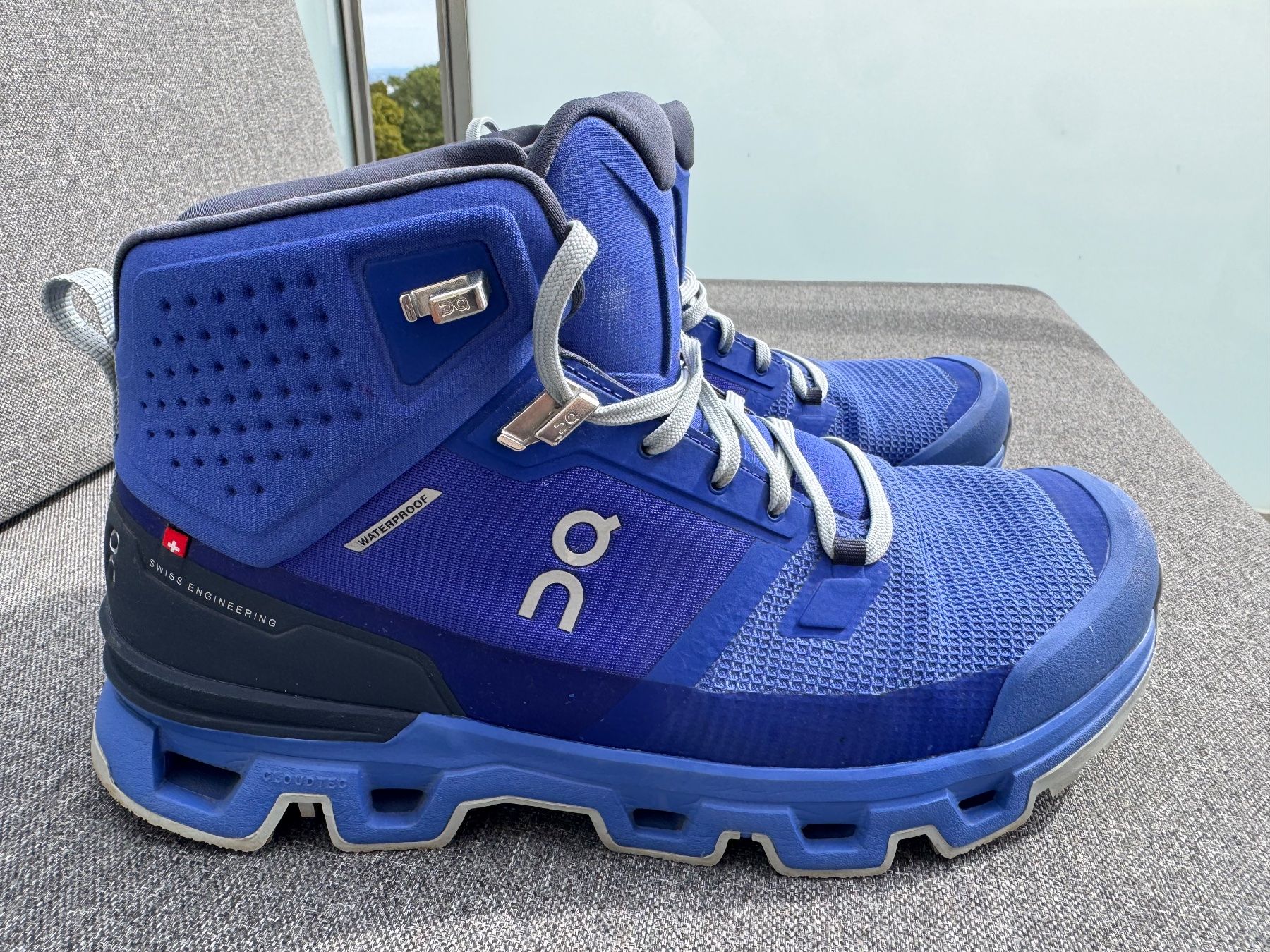 On Chaussures hommes: ON Cloudrock Waterproof 2  43 – Neuf (Voir description) à Corcelles-Concise par zulu03 5