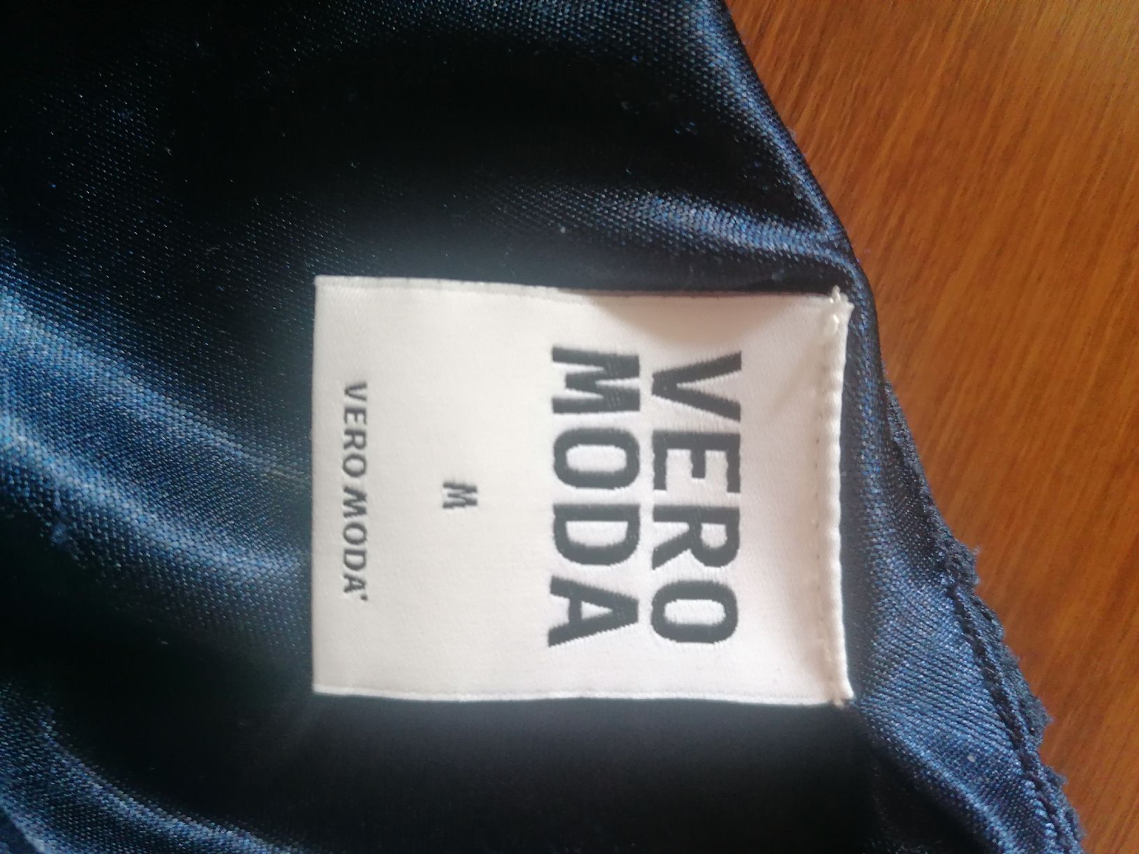 Vero Moda Camicette: **Elegante Spitzenbluse/shirt gr. M, dunkelblaue ** – Usato da Bedigliora venduto da Dolcezza0 4