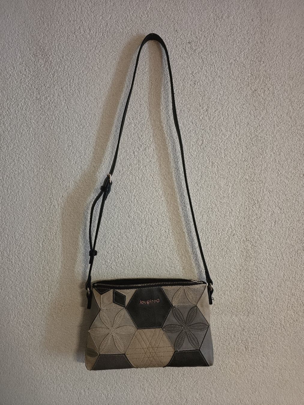 Desigual Taschen für Damen: Sac Desigual – Gebraucht aus Chavannes-le-Chêne von Flovw 1
