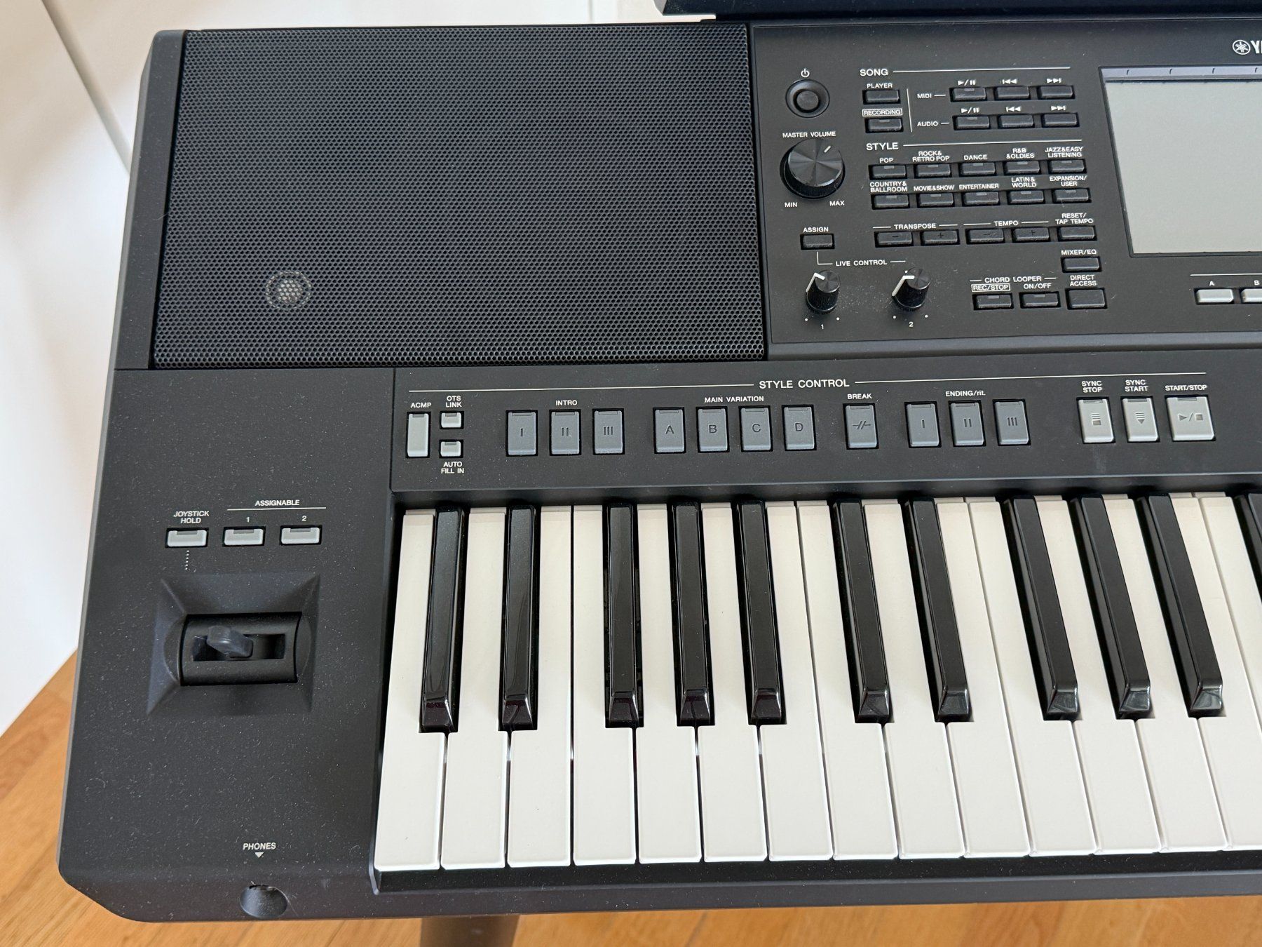 Yamaha Strumenti musicali: Yamaha PSR SX720 + L-7B – Usato da Lausanne venduto da lou_r82x 1