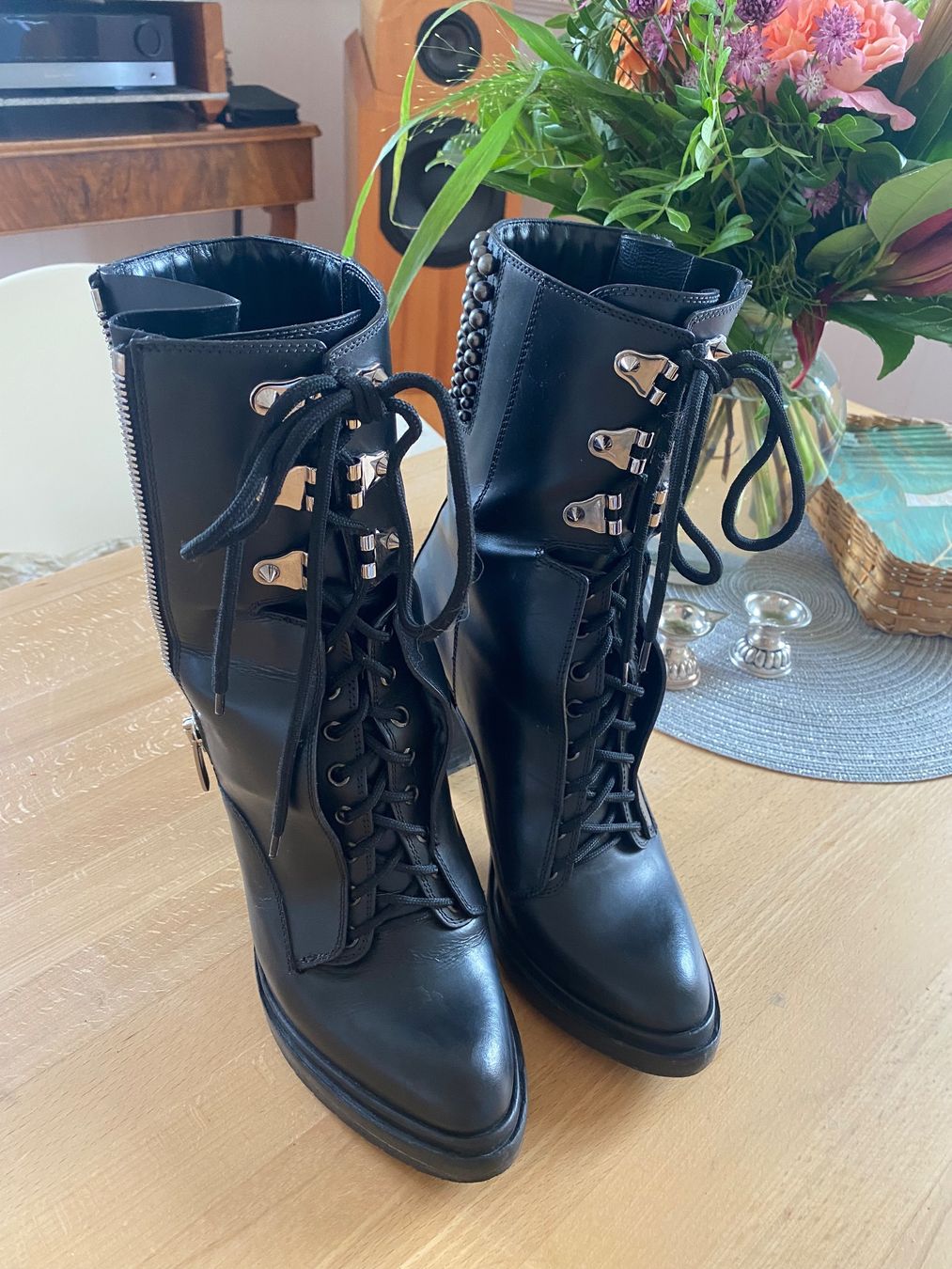 Sergio Rossi Scarpe da donna: Sergio Rossi, 39.5, Rocker chic mit Perlen – Usato da St Gallen venduto da mayerka 1