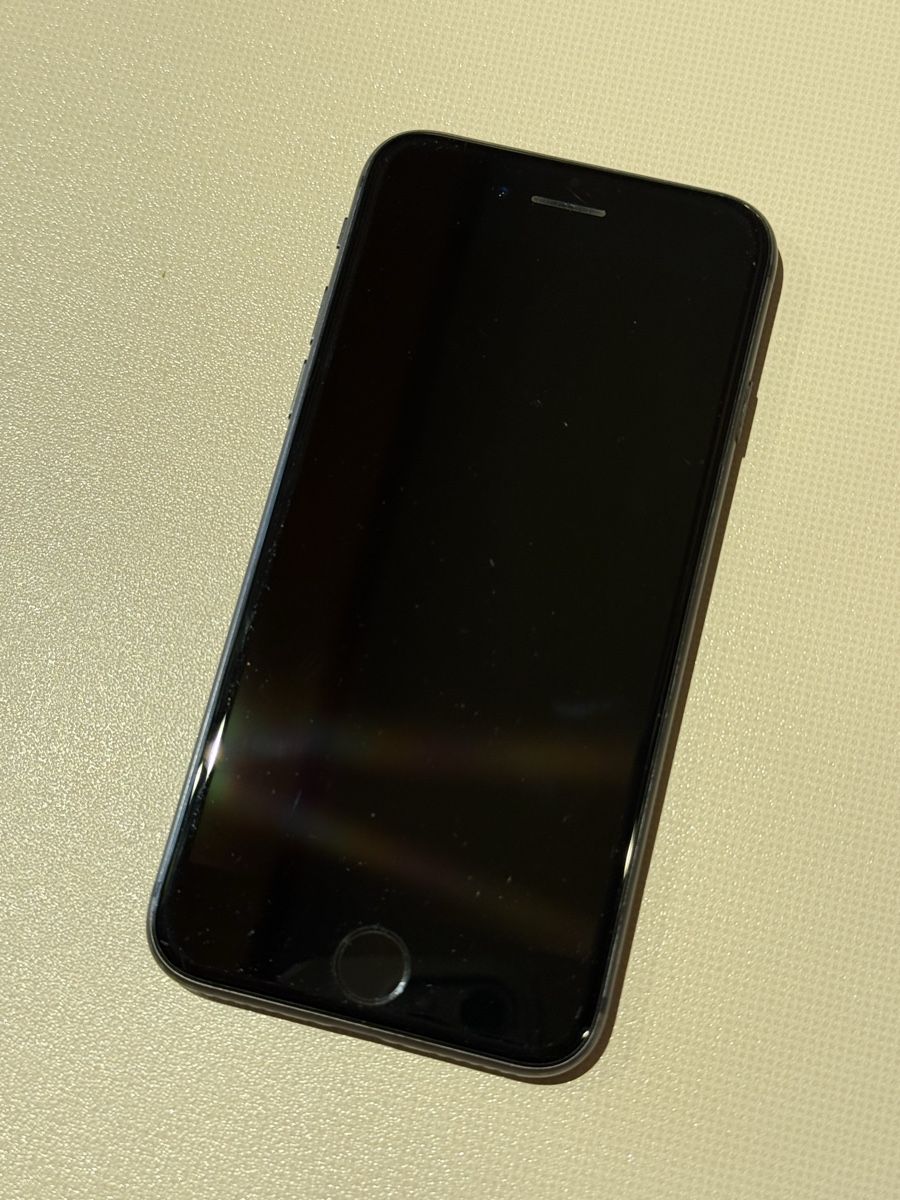 Apple Handys / Smartphones: iPhone 8 64GB nero usato funzionante – Gebraucht aus Glis von dor_b2nc 2