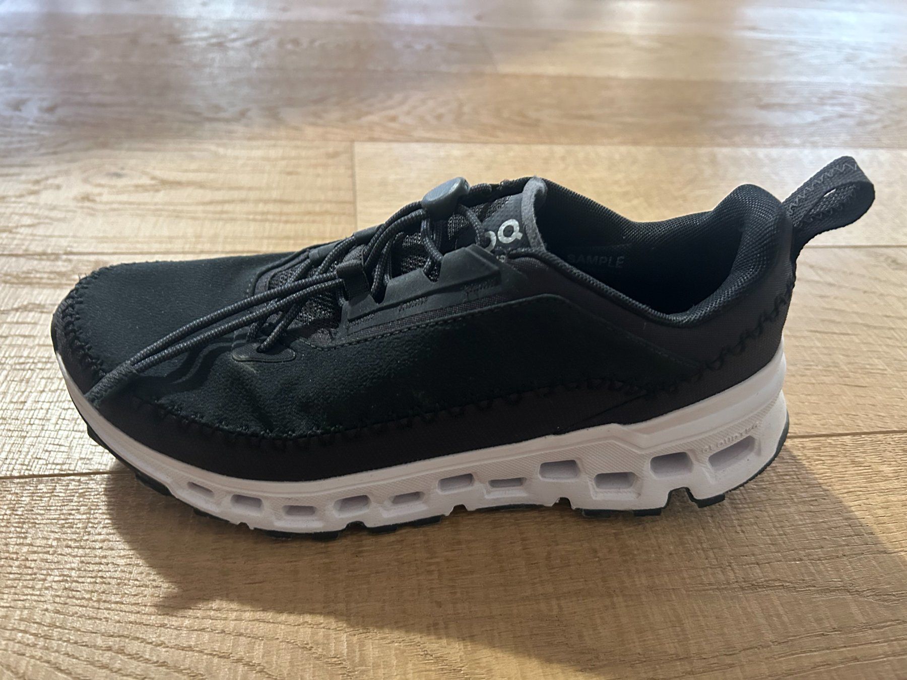 On Scarpe da donna: On Running Cloudwander Waterproof, 38.5 EU, Damen – Nuovo (secondo la descrizione) da Zürich venduto da kat_k6hw 1