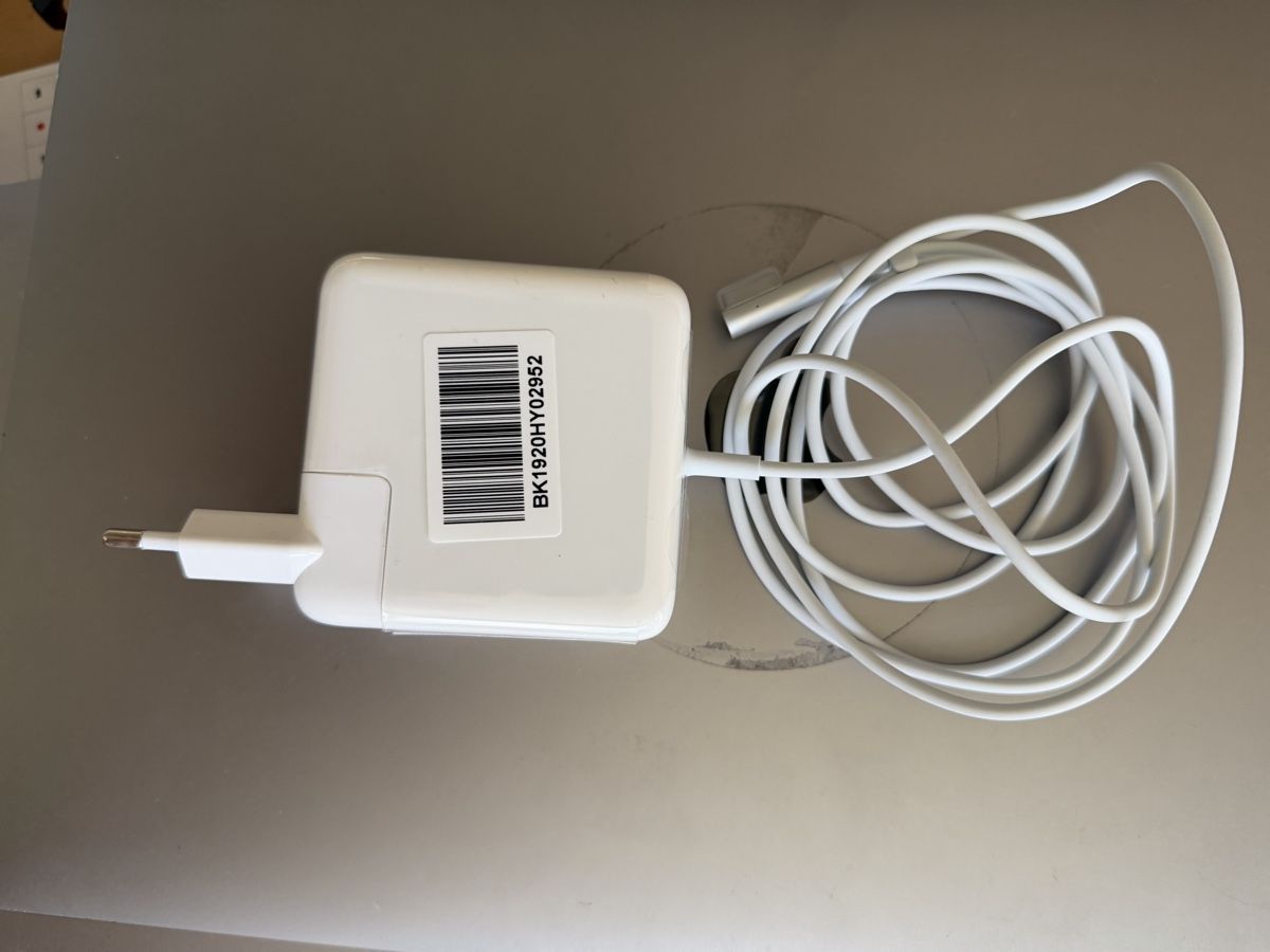 Apple Chargeur: Apple Magsafe 1 – Neuf (Voir description) à Schattdorf par Kofi57