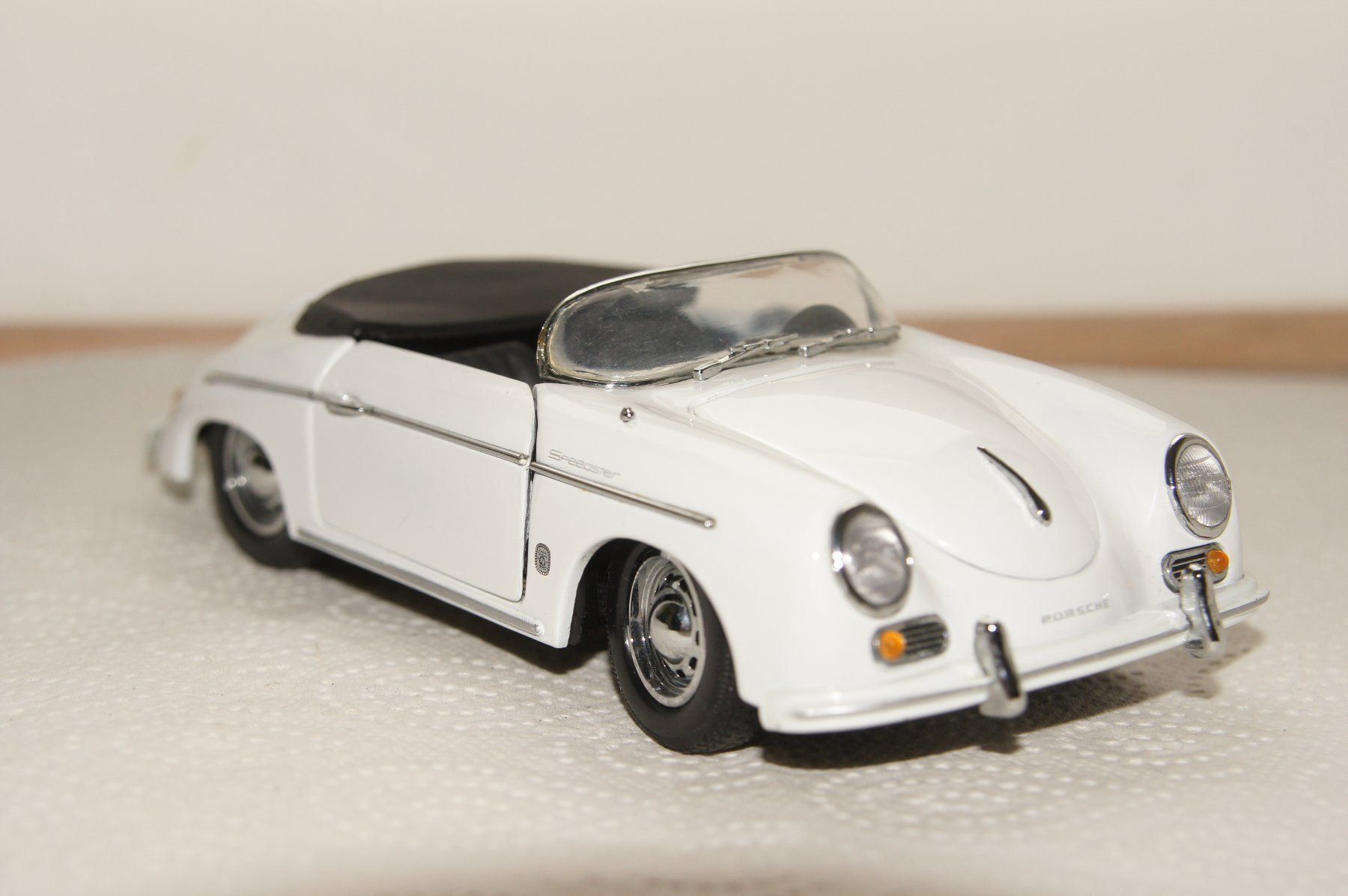 Porsche Modellini d'auto: PORSCHE 356 SPEEDSTER 1956 – Nuovo (secondo la descrizione) da Guntmadingen venduto da Kringel327