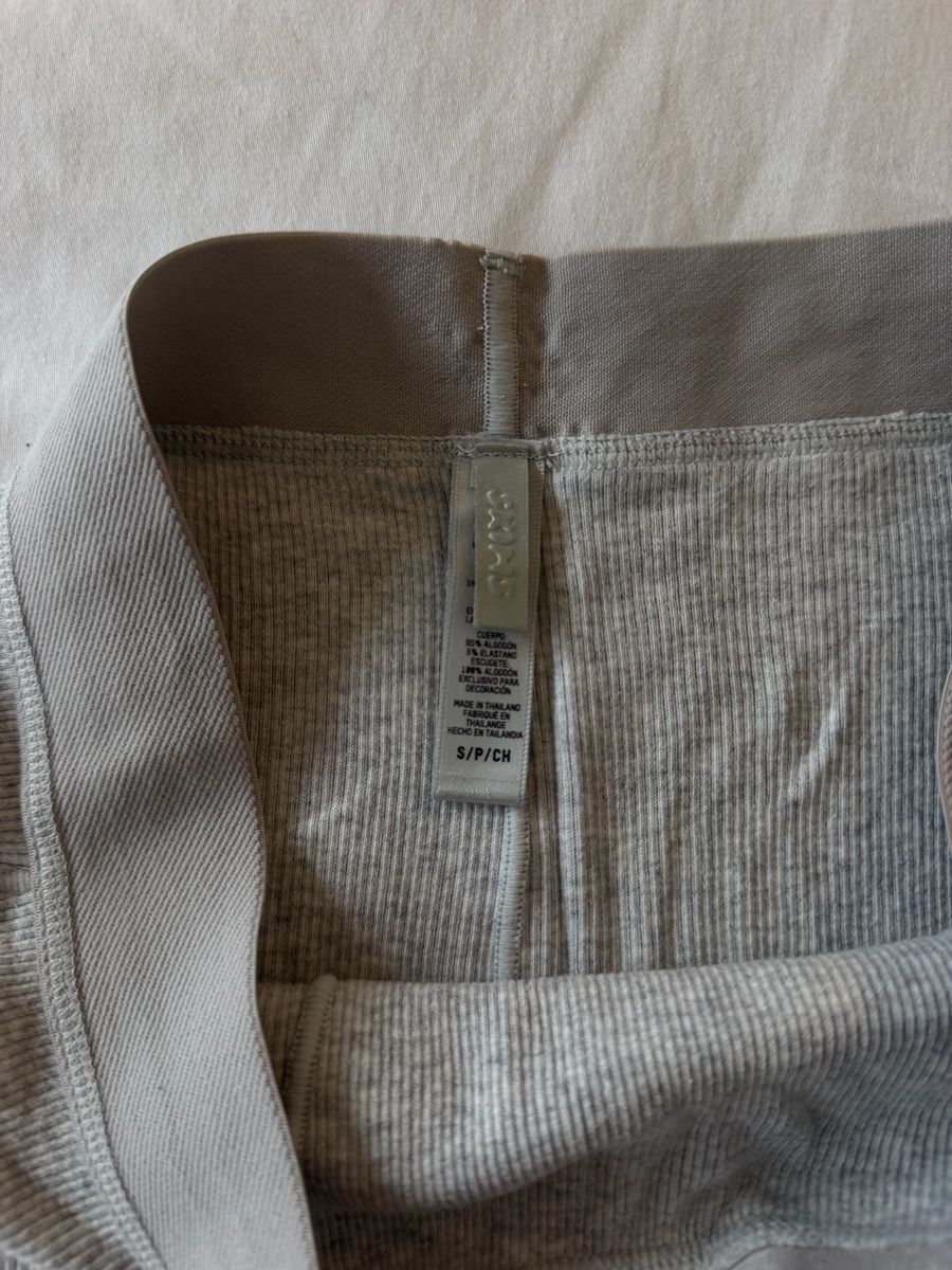 Skims Leggings: Skims leggings – Usato da Zürich venduto da lil_h279 2