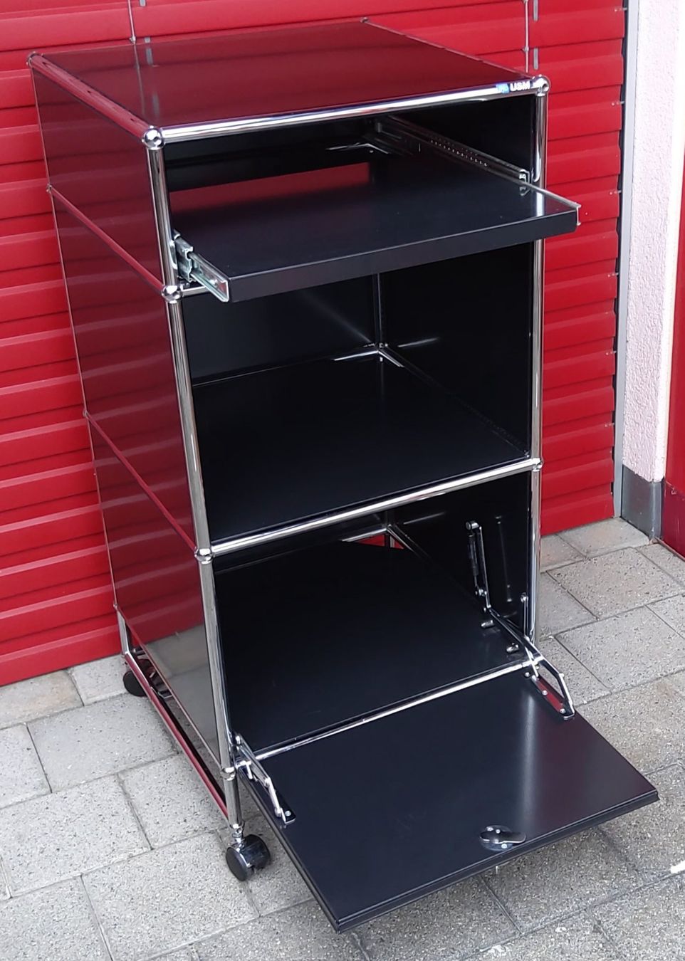 USM Commodes: USM Möbeli/Regal mit Rollen – D'occasion à Safnern par Leila2 1