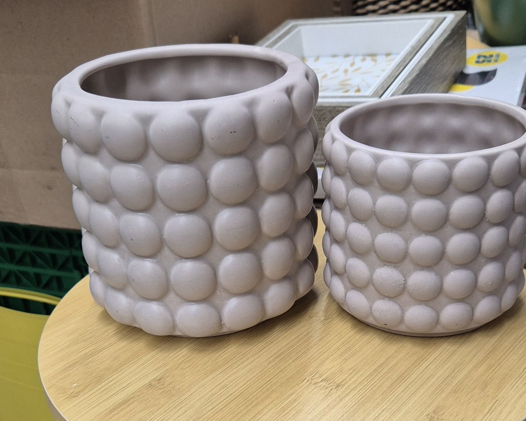 Blumentöpfe: 2 Übertöpfe Keramik Noppen Design  – Neu (gemäss Beschreibung) aus Turbenthal von Lilly7407