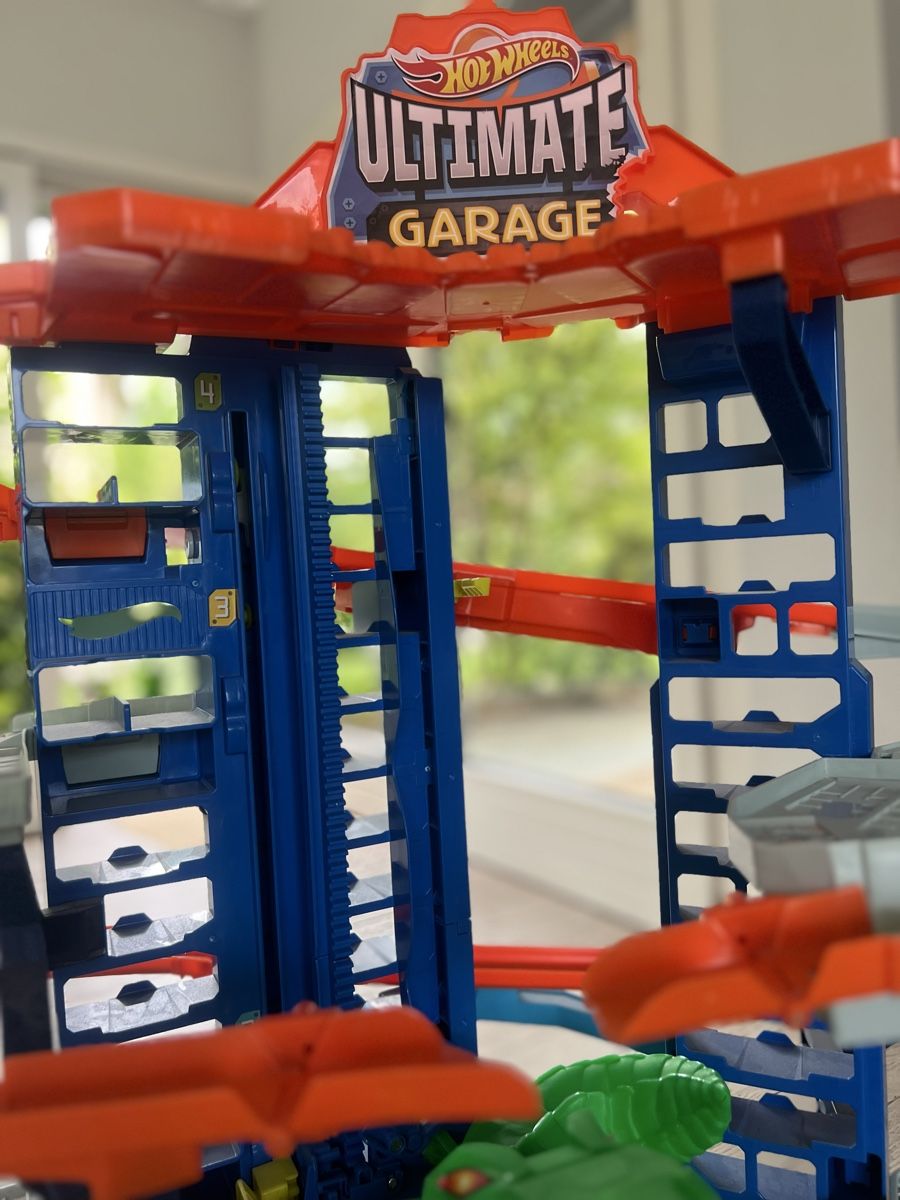 Hot Wheels Giocattoli: Hot Wheels Garage – Usato da Horgen venduto da Epinas 1