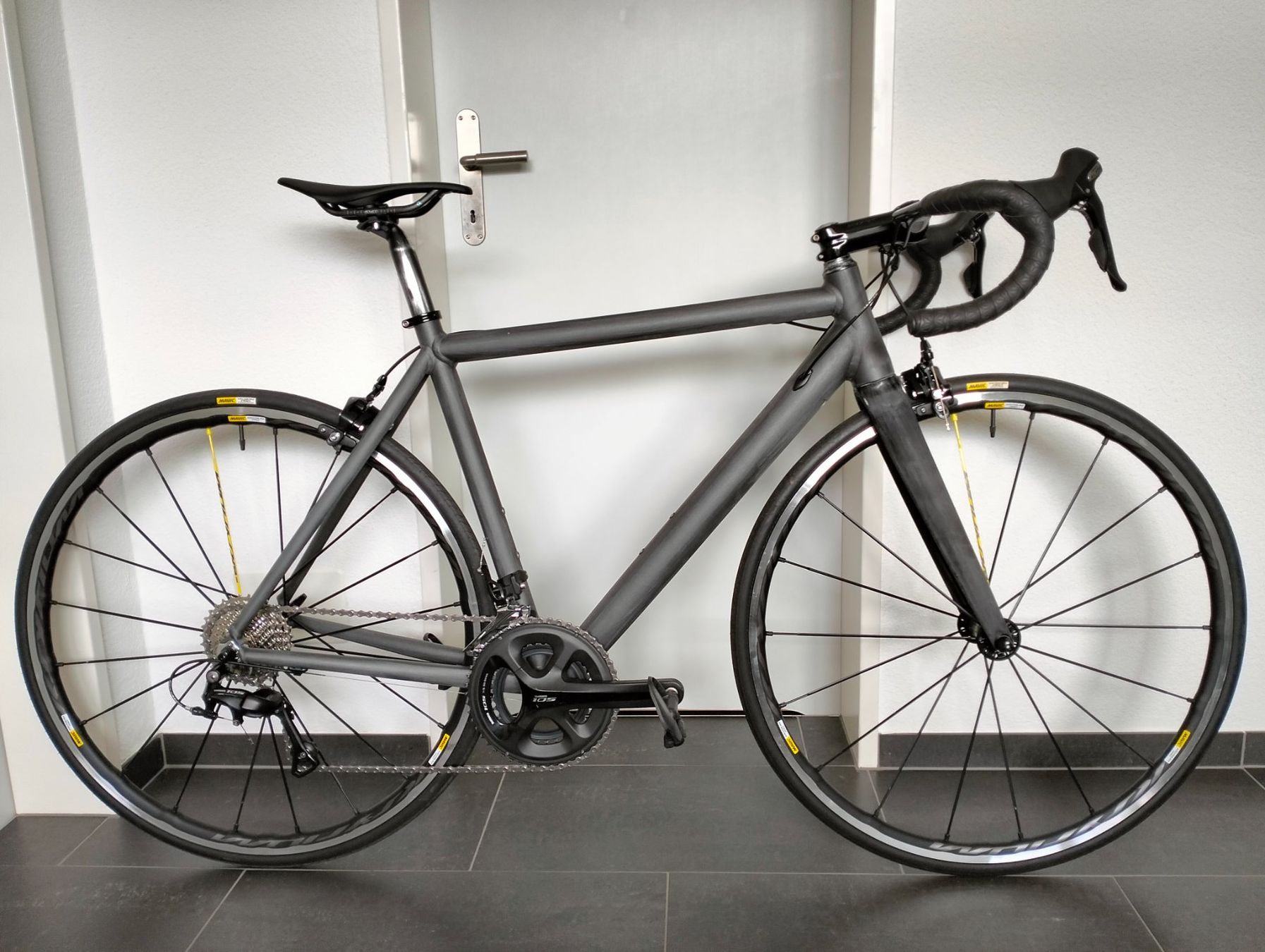 Vélos: Rennrad Rahmen mit Shimano Komponenten – D'occasion à Uster par KarlZH