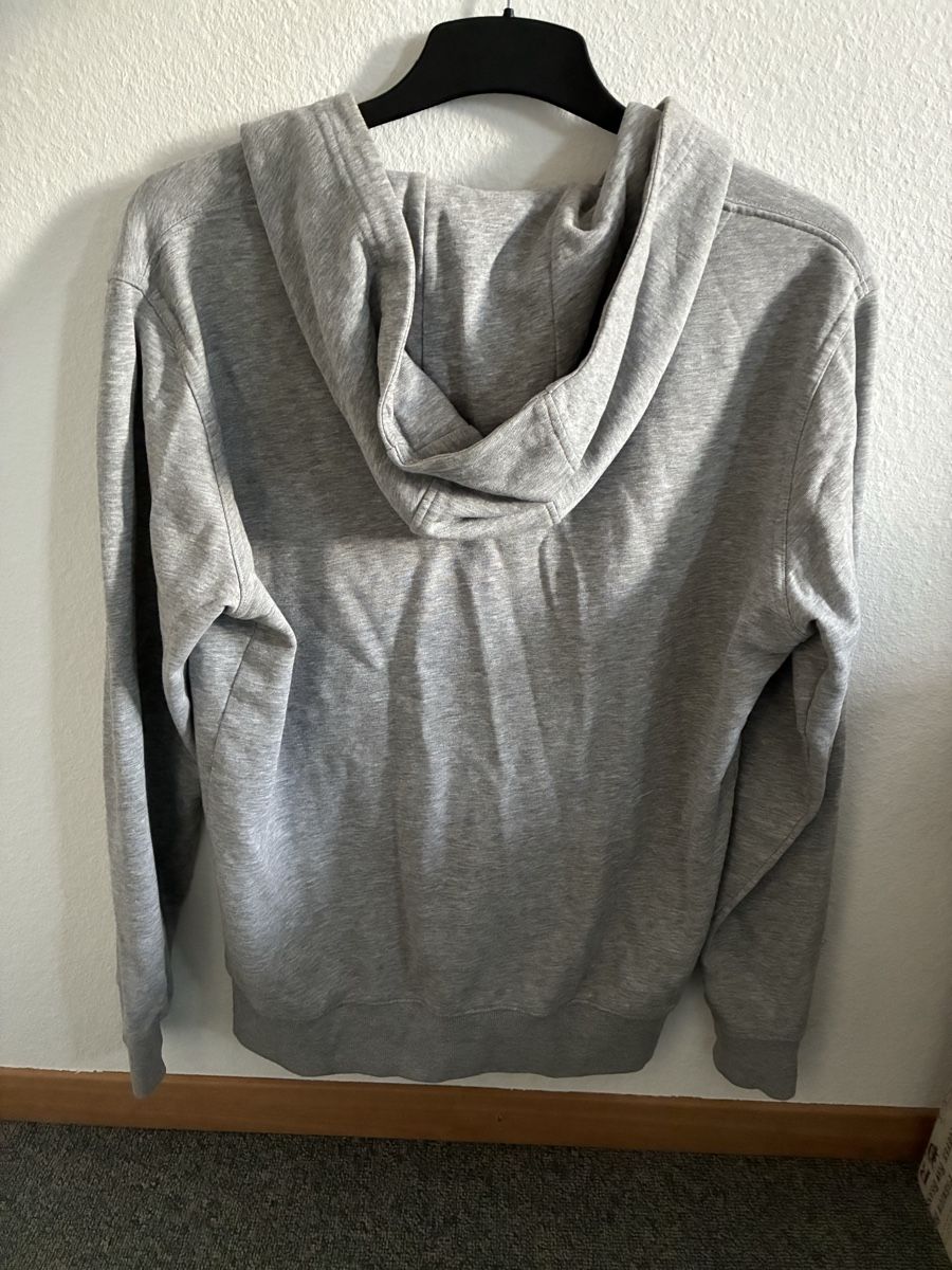 Maglioni & Felpe: Sweatjacke grau – Usato da Emmenbrücke venduto da nne_hm9j 2
