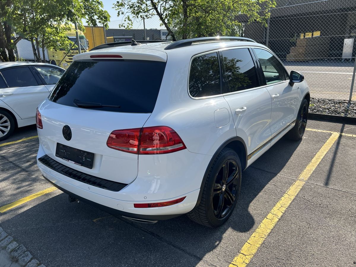 VW Automobili: VW Touareg 3.0 tdi R-Line – Usato da Studen BE venduto da sabit08 3
