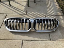 BMW 330i (G20) 2025 Kühlergrill