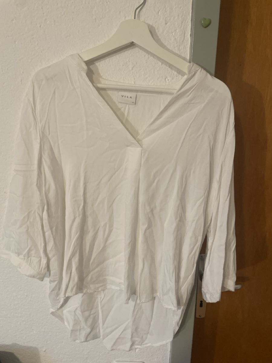 Vila Camicette: Chemisier blanc VILA taille 40 - – Nuovo (secondo la descrizione) da Les Breuleux venduto da nin_9msn