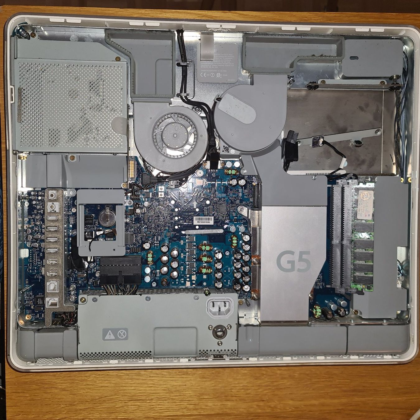 Apple PCs: Apple macintosh iMac G5 PPC – Gebraucht aus Basel von  3