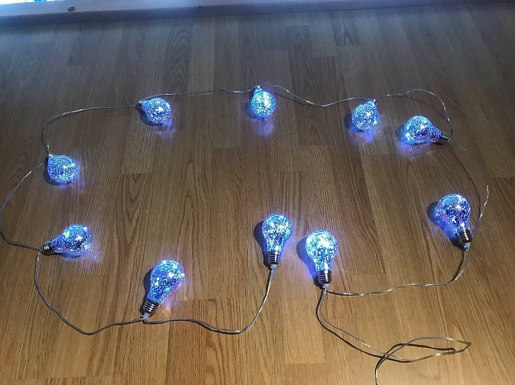 Guirlandes lumineuses: Guirlande  – D'occasion à Corcelles-pres-Concise par Dilem 1