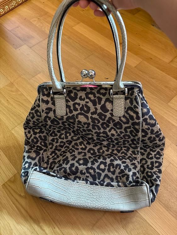 Guess Borse: Guess Y2K Tasche in Leoprint – Nuovo (secondo la descrizione) da St. Gallen venduto da mic_6zq2 2