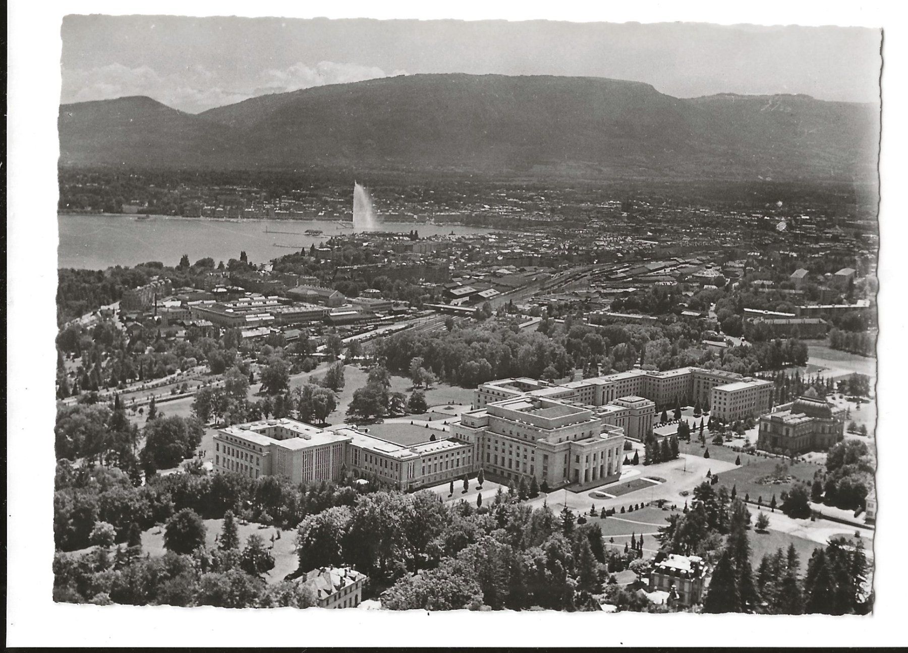 Cartoline postali: AK ca. 1960 Genf - Palais des Nations – Usato da Greifensee venduto da 315WDO