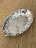 Versiberte Schale oval mit Verzierungen 