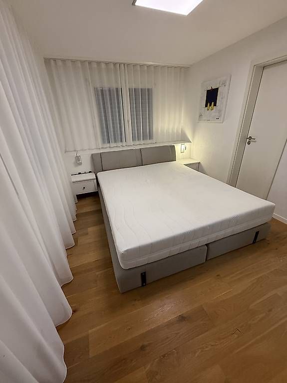 Letti: Boxspringbett XXL, Nachttische, Box hinten – Usato da Wettingen venduto da Dobleday 1