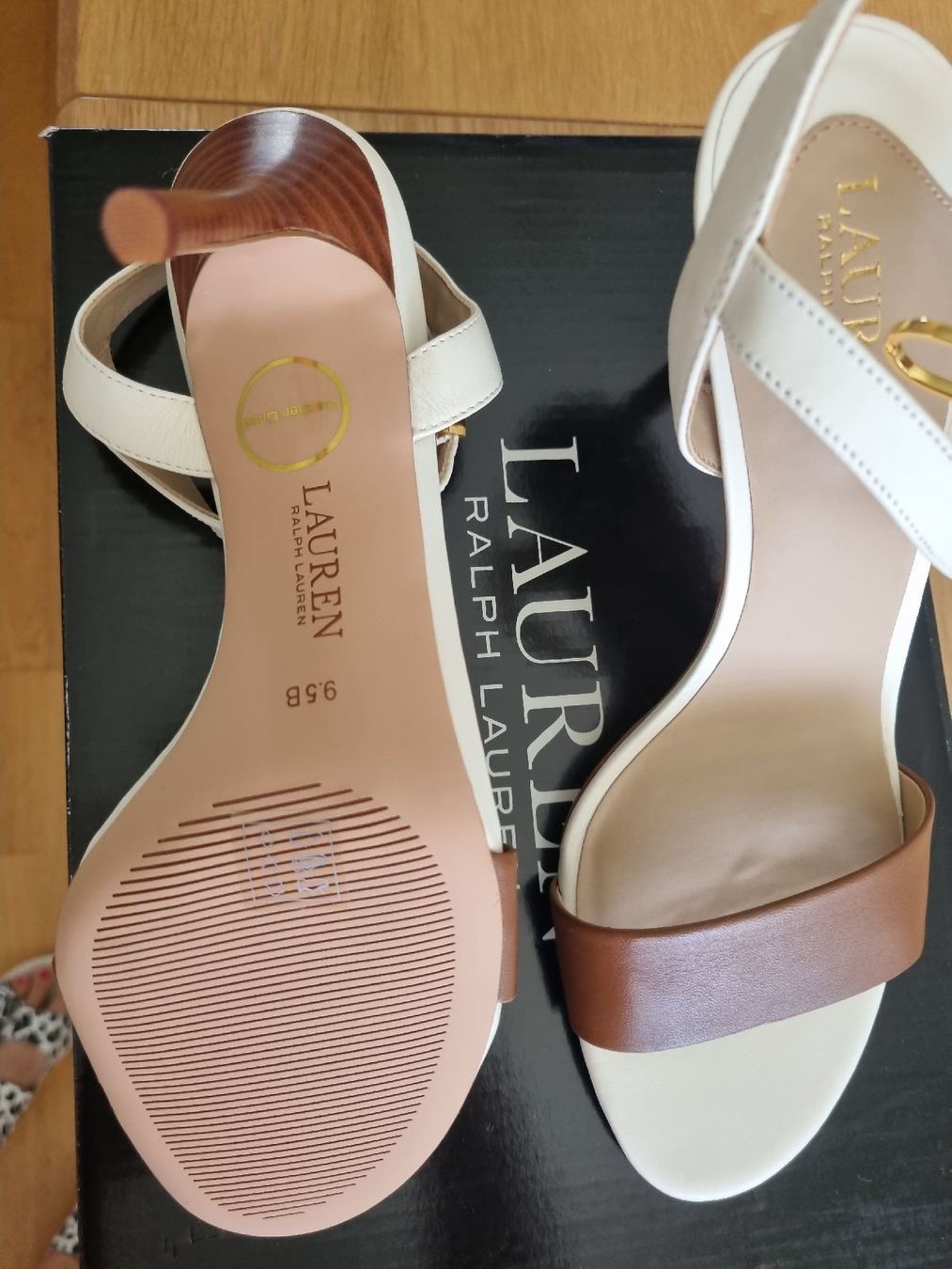 Ralph Lauren Scarpe da donna: Ralph Lauren Sandalen, Absatz, Gr. 41 – Nuovo e nell'imballaggio originale da Thun venduto da Vesna27 2