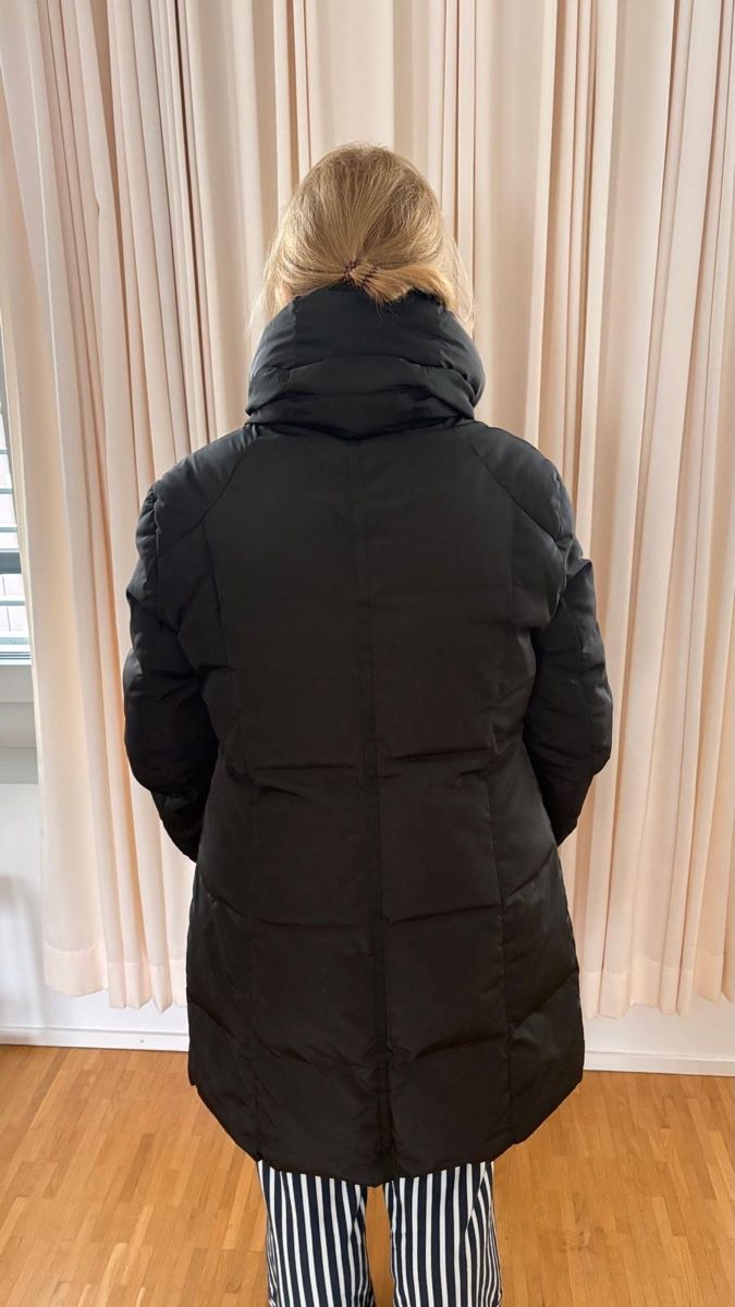 Armani Mäntel: Armani Jeans Daunenmantel – Gebraucht aus Zürich von Bemey5268 3