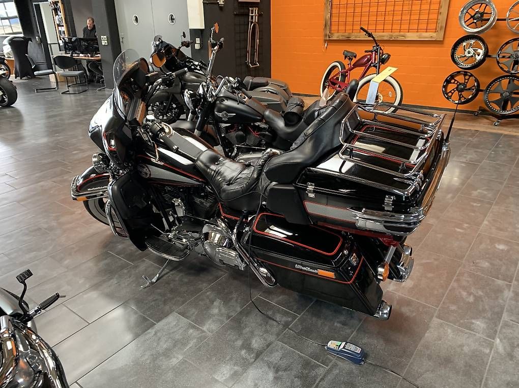 Harley-Davidson Touring: Harley Electra Glide Veteranfahrzeug Top – Usato da Unterentfelden venduto da sumatic