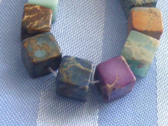 Perle (finte): 14 bunte Jaspis Perlen – Nuovo (secondo la descrizione) da Hinwil venduto da Glasperlen 2