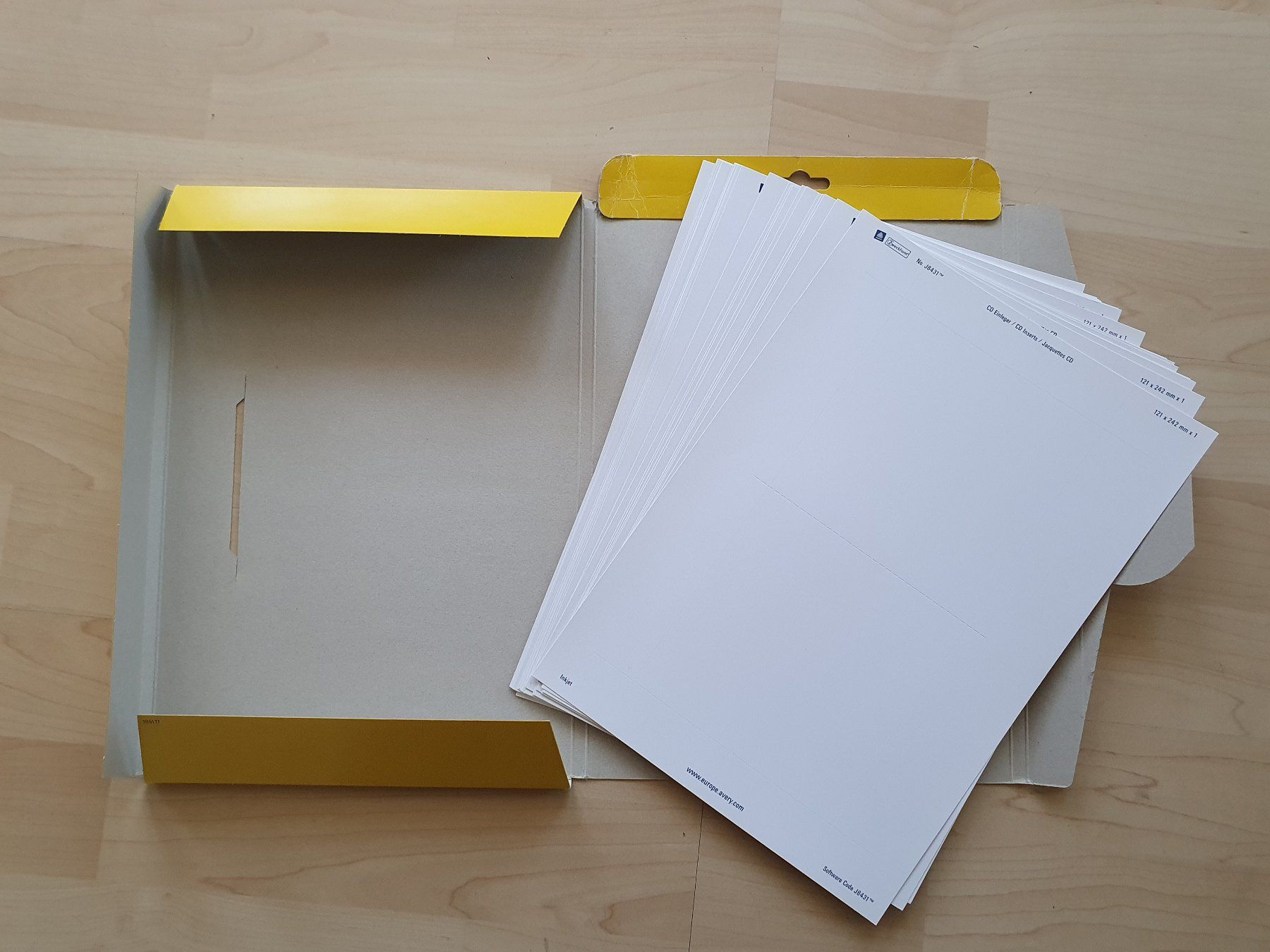 Avery Zweckform Carta: AVERY Zweckform J8431 Inkjet CD/DVD Einleger/Inserts, 24 Stk – Nuovo (secondo la descrizione) da Worb venduto da FroLok 2