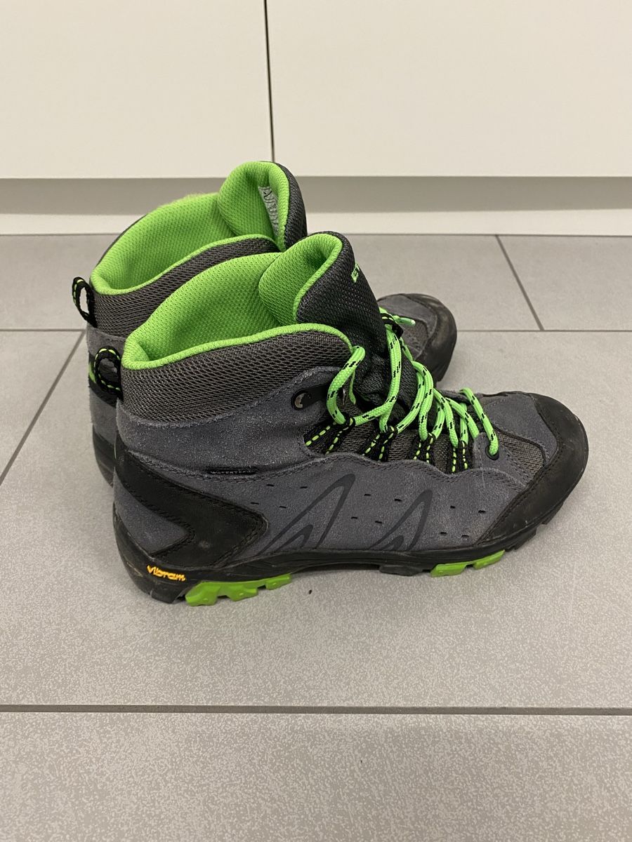 Schuhe für Jungen: Wander-Schuhe – Gebraucht aus Pfäffikon ZH von aveo14 1