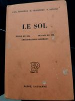 Livre sur le sol