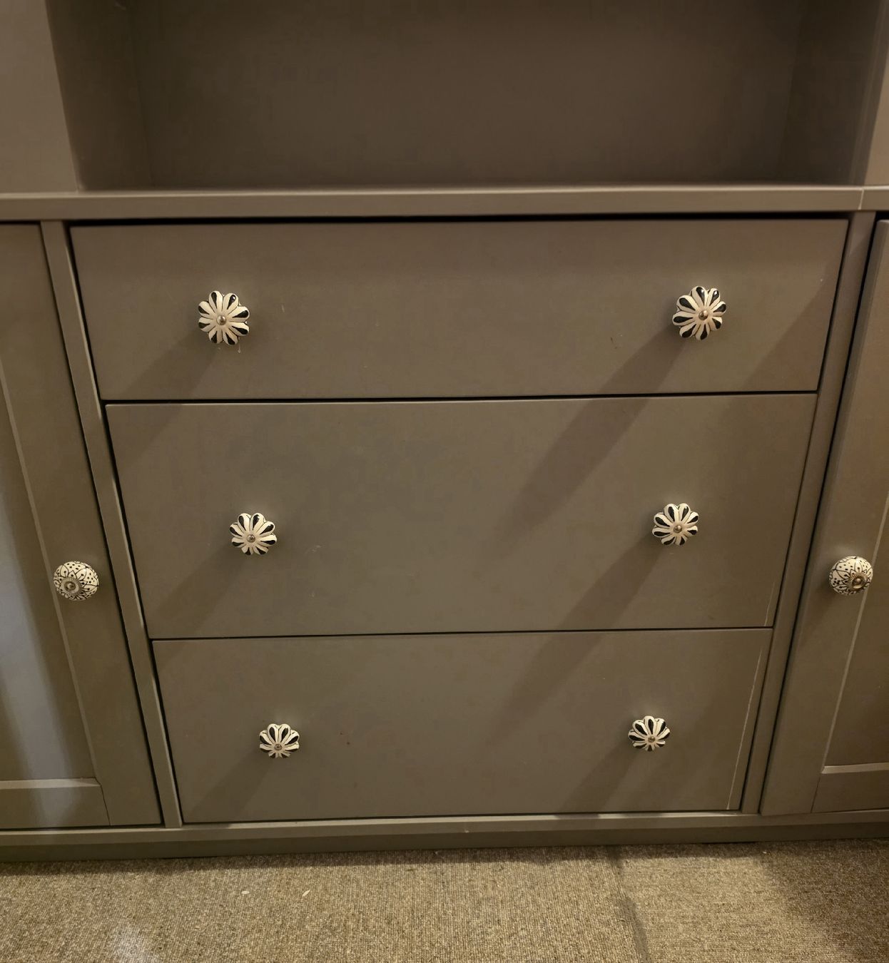 Ikea Kommoden: Ikea HAUGA Sideboard, grau, 140x84cm – Gebraucht aus Horgen von Cayan51 1