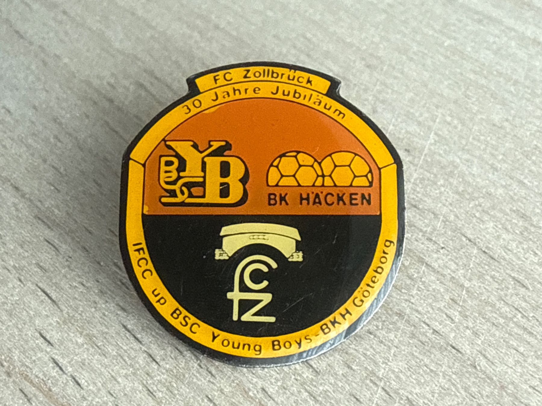 Placchette & Badge: Pin BSC YB- Zollbrück – Usato da Glattbrugg venduto da Schweigmatt