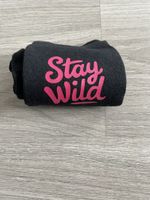 Coole Socken "Stay Wild" - Schwarze Statement-Socke, Neu!