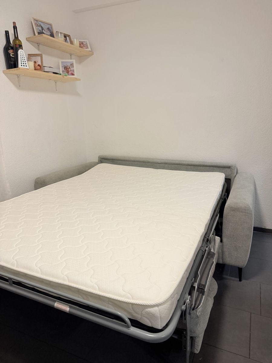 Sofas: Foldable Sofa Bed in Grey Fabric Good Condition – D'occasion à St. Gallen par ain_7vm9 1
