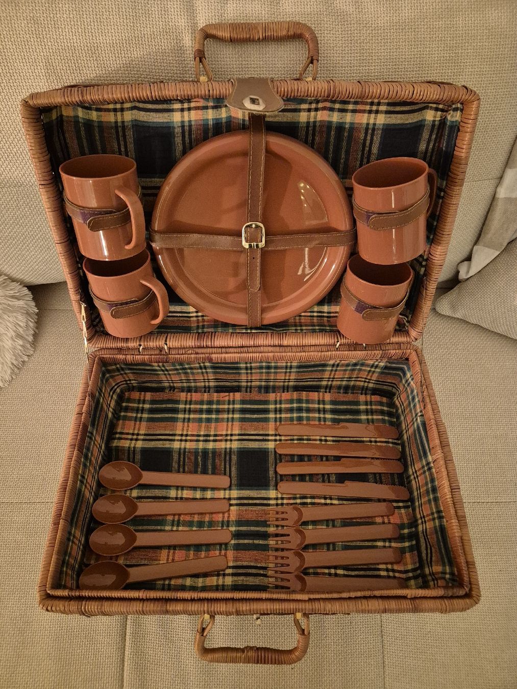 Altro in Antiquarato & Arte: Vintage Picnic Basket - Set for Four – Nuovo (secondo la descrizione) da Zürich venduto da max_97lh