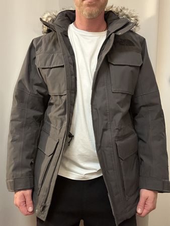 The North Face Winterjacke grau neuwertiger Zustand