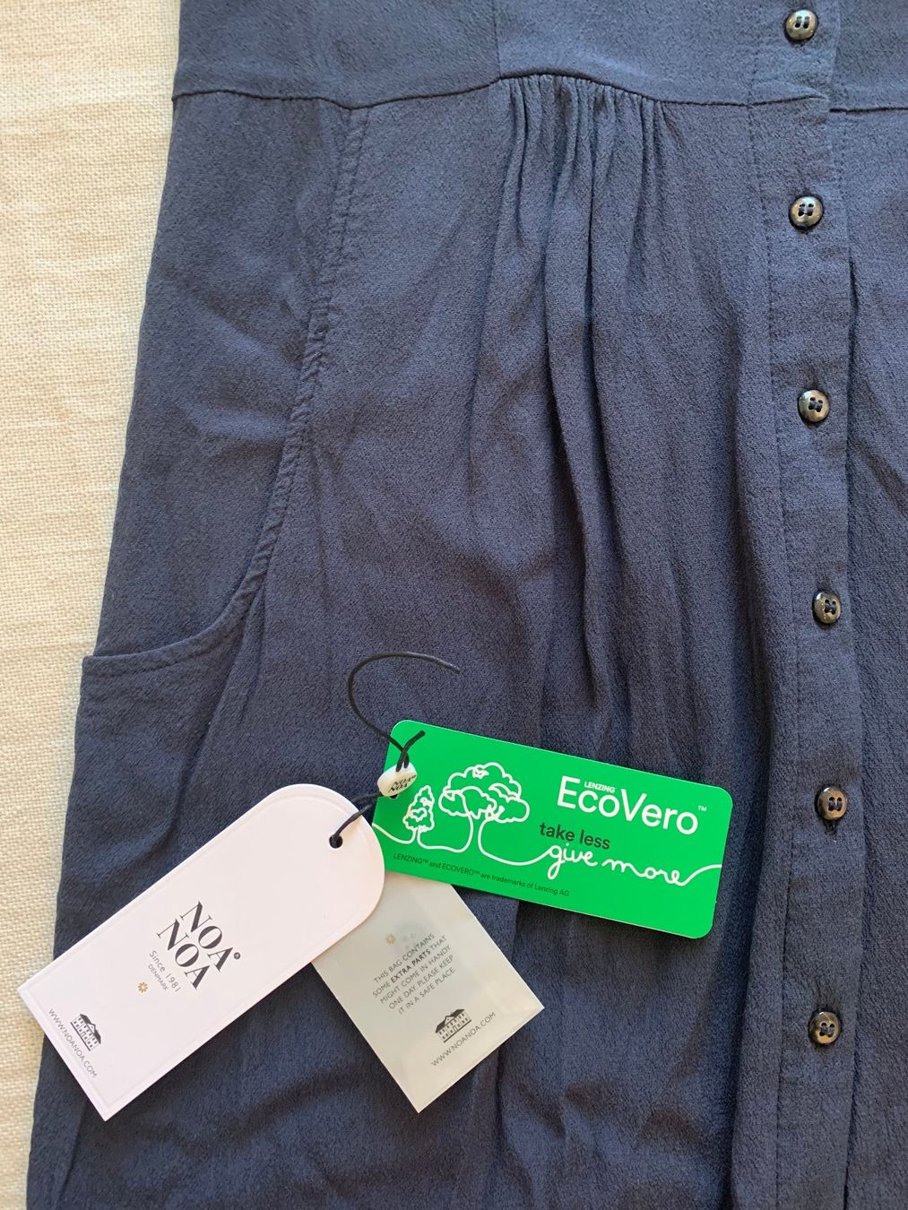 Vestiti: Noa Noa Kleid dunkelblau Gr. 36 – Usato da Thun venduto da Crown7 7