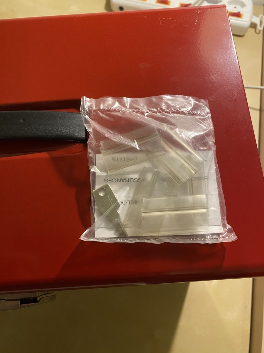 Altro in Decorazioni & Accessori: Boîte en métal rouge – Usato da Gland venduto da Steph1233 2