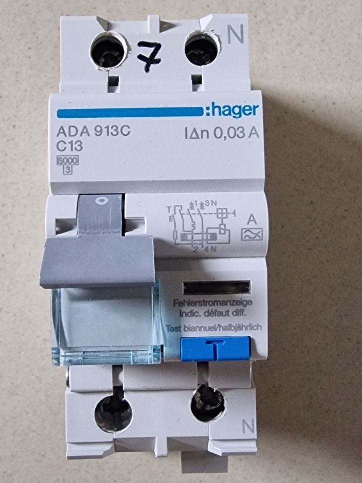 Hager Alimentazione elettrica: Fi-LSC Hager 13A 30mA – Usato da Horw venduto da Aquim 1