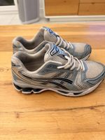 Chaussures Asics Gel-Kayano gris argent taille 40