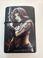 G 772 ) Zippo Benzinfeuerzeug  "Vaelen" von Kit Rae 2005