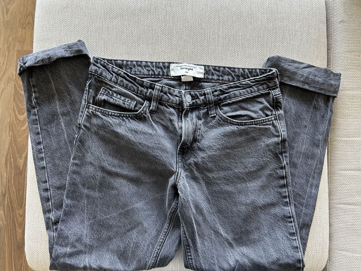 H&M Jeans: H&m straight jeans size 38 – Gebraucht aus Epalinges von kat_lyp6