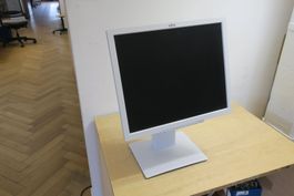 Fujitsu Monitor weiss DVI VGA Anschluss gebrauchter Zustand