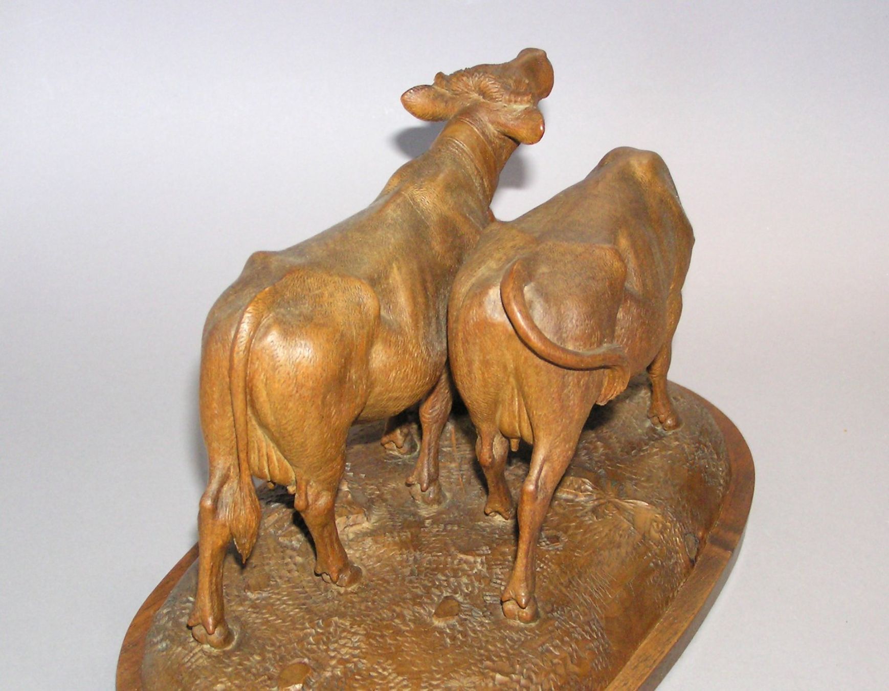 Sculture & Statue: ANTIKE FEIN GESCHNITZTE BRIENZER KÜHE BRIENZ – Usato da Grenchen venduto da Antique-hunter 3