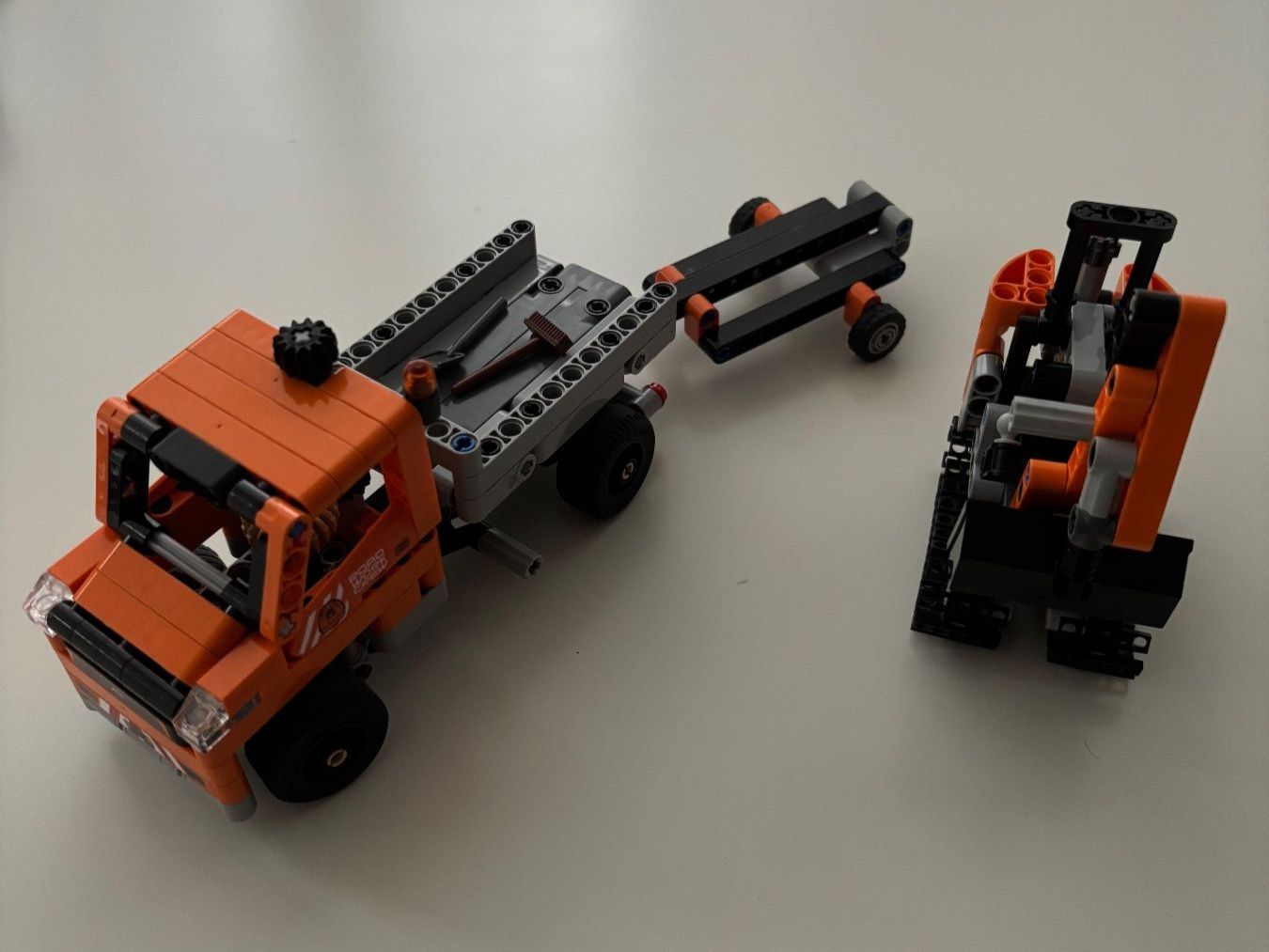 Lego Kit di costruzioni: Lego Technic 2-in-1 42060: Roadwork Crew – Nuovo (secondo la descrizione) da Zürich venduto da steph27030 2