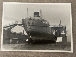 Historisches Foto: Schiff im Hafen