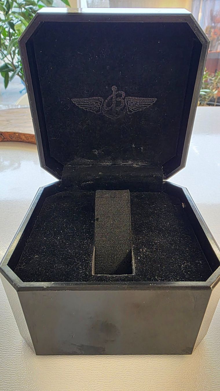 Breitling Orologi: BREITLING BAKELITE BOX SCHWARZ – Usato da Winterthur venduto da Navitimer 3