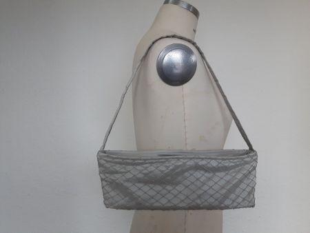 Couture Seiden Abendtasche, silbergrau, gesteppt.Neu